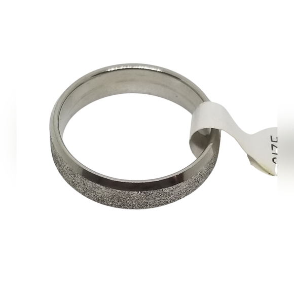 NWT SILVERTONE WITH SPARKLE STAINLESS STEEL WOMENS BAND SIZE 12 - Picture 4 of 4